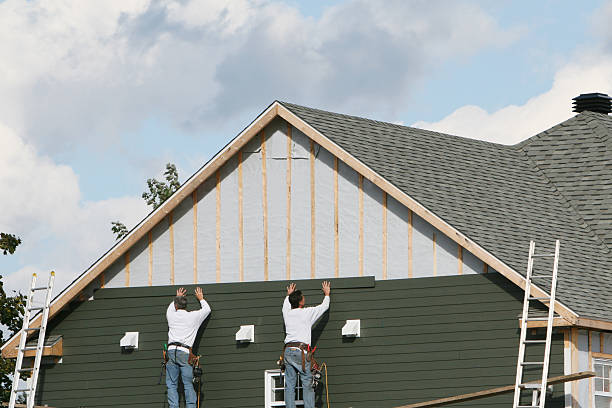 Professional Siding technician working in Apollo, PA
